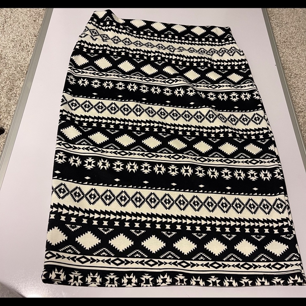 LuLaRoe Cassie Skirt.